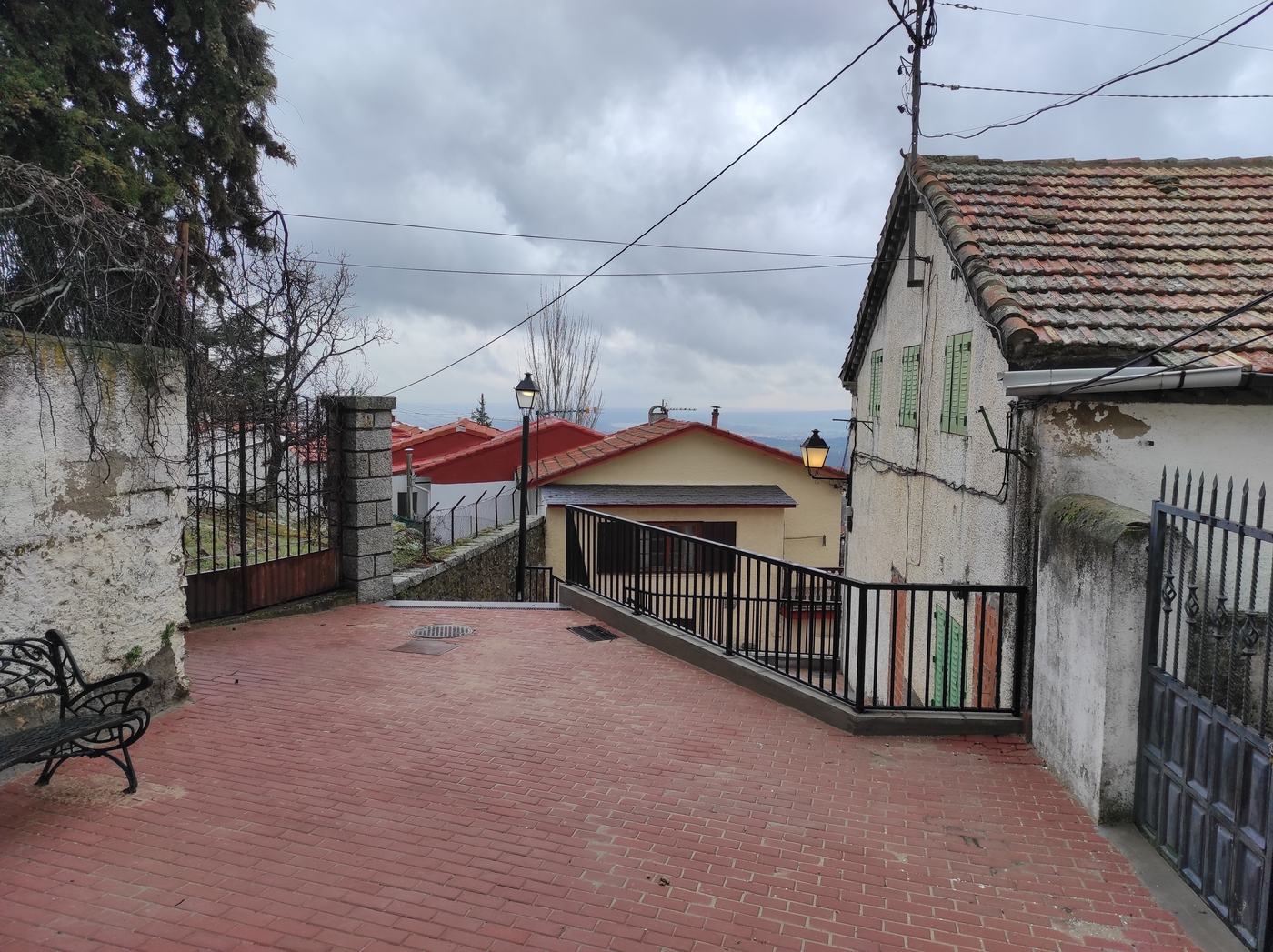 Urbanización de calles en Miraflores de la Sierra